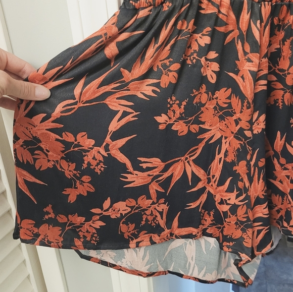 NEW Anthropologie The Somerset Romper Red Black Floral V Neck Pockets - Picture 5 of 6